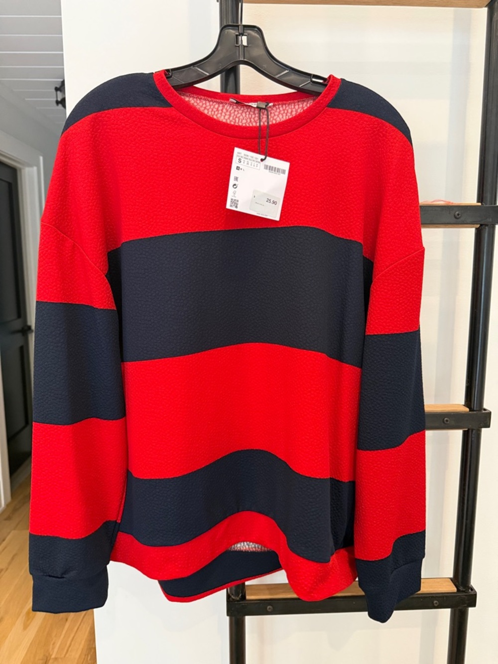 Zara Red and Navy Striped women’s long sleeve top nwt
